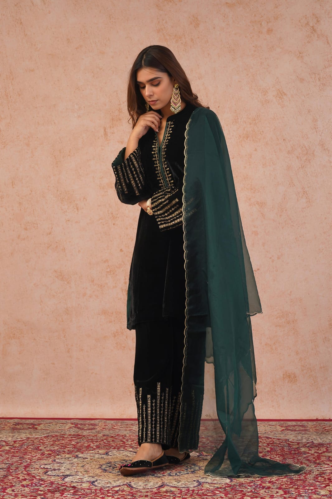 Zahra Embroidered Suit Set – Emerald Noir